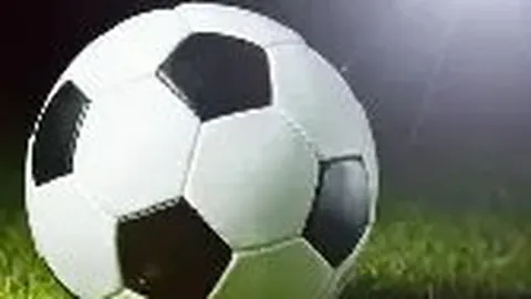 林丹连续三次发球失误 0-2输给谌龙告别全英赛八强